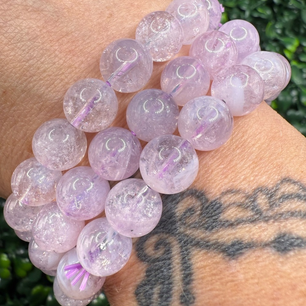 Stunning 9mm Lavender Moon Quartz Beaded Bracelet - Picture 3 of 5